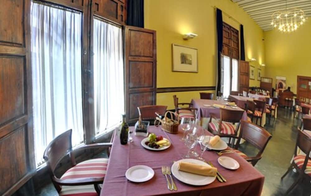 Hotel Palacio de Tudemir 52/76