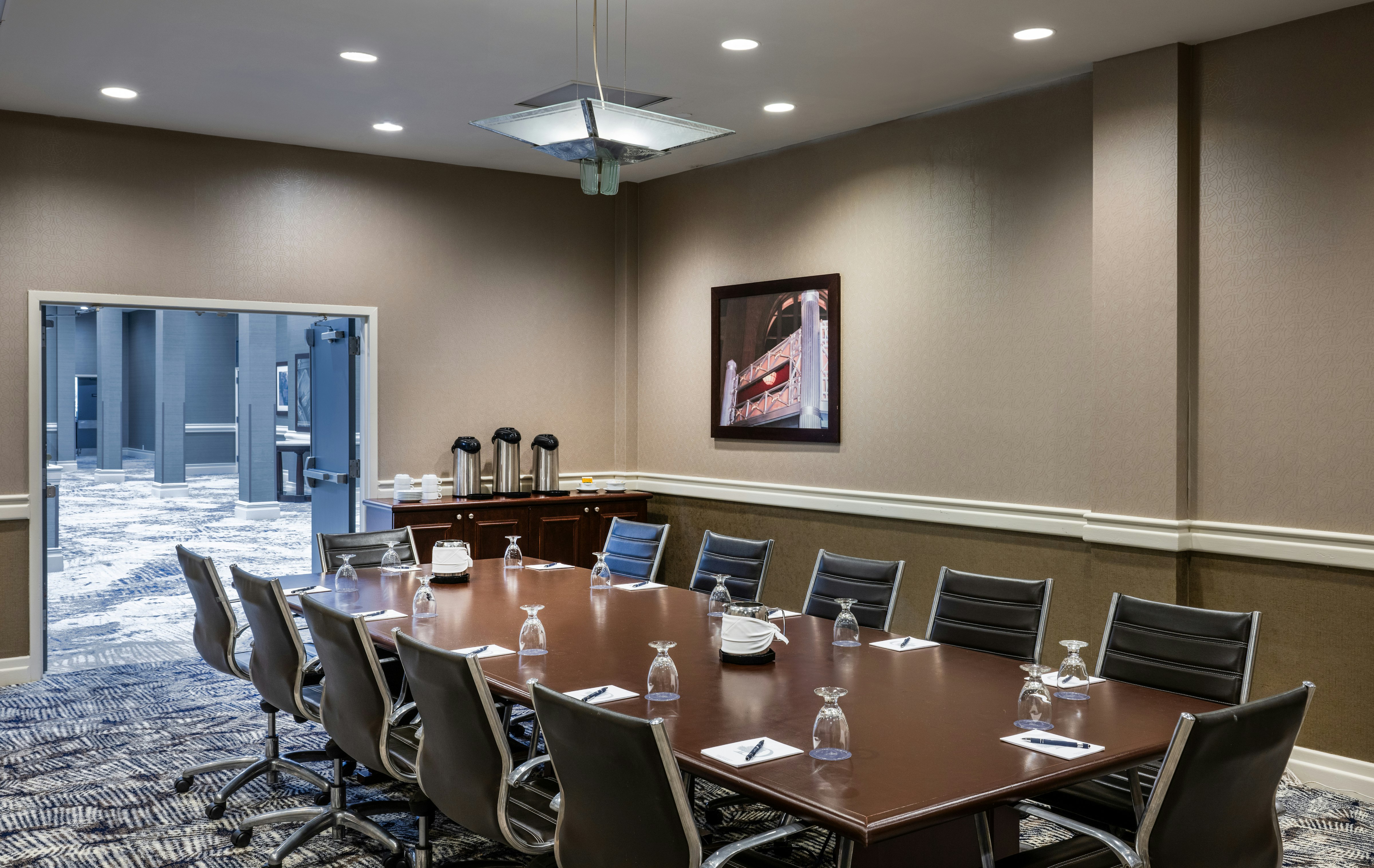 DoubleTree by Hilton Hotel Newark Airport 55/68