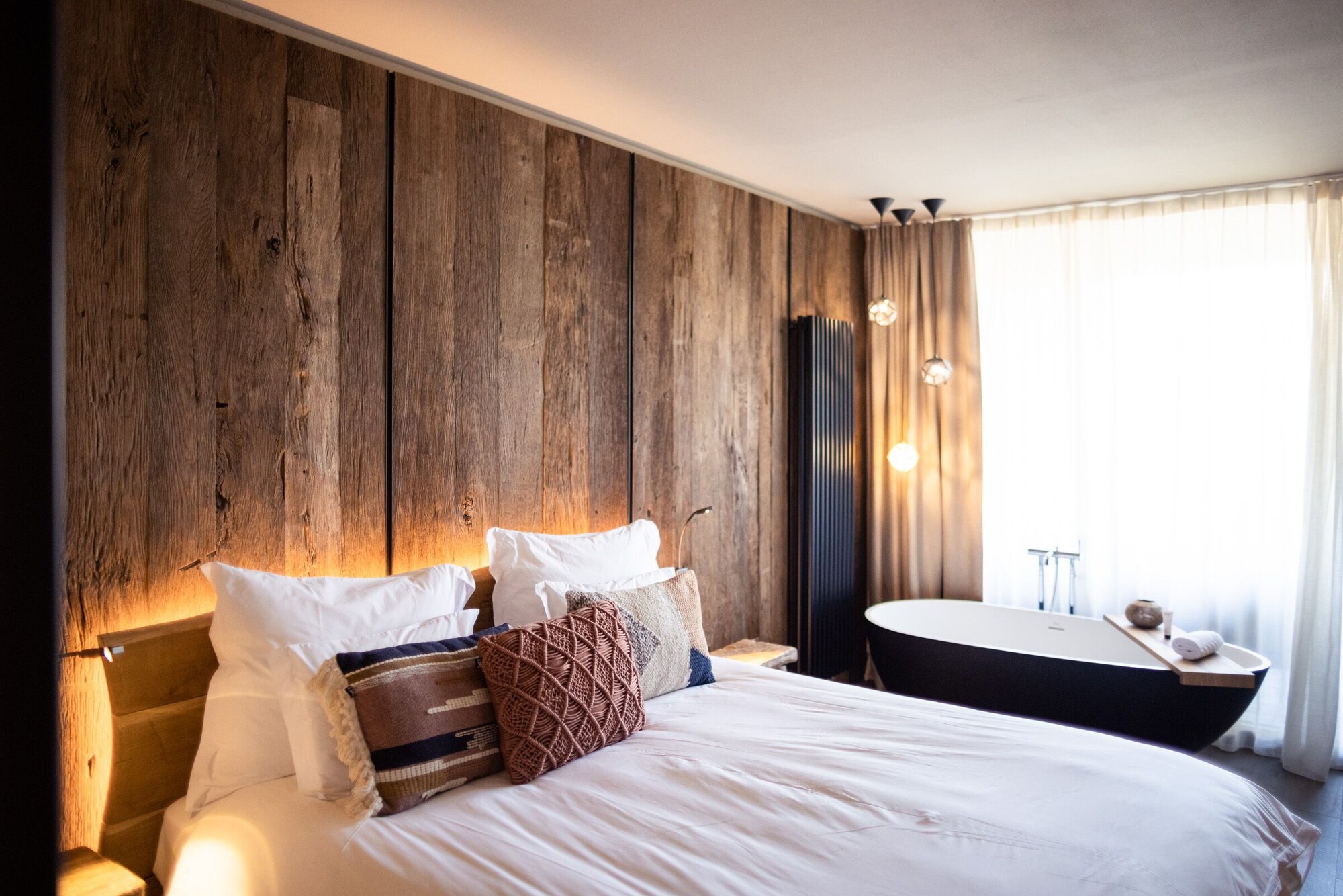 DELUXE, DOUBLE BED, BALCONY