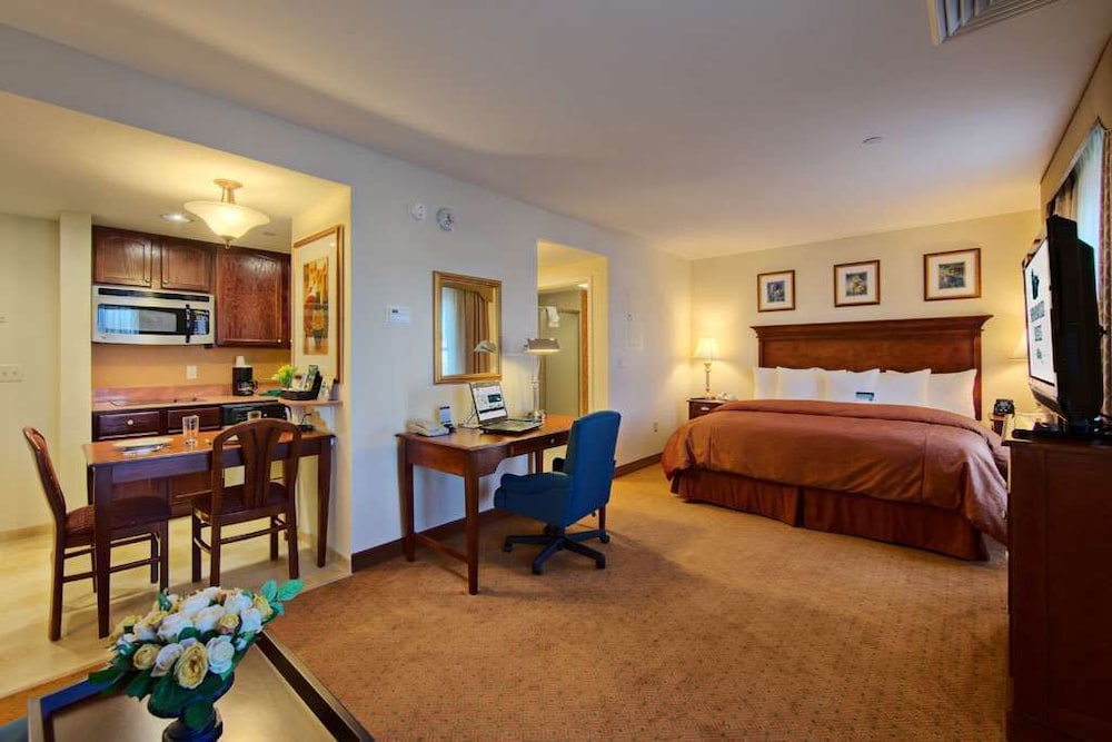Homewood Suites by Hilton East Rutherford - Meadowlands, NJ 52/81