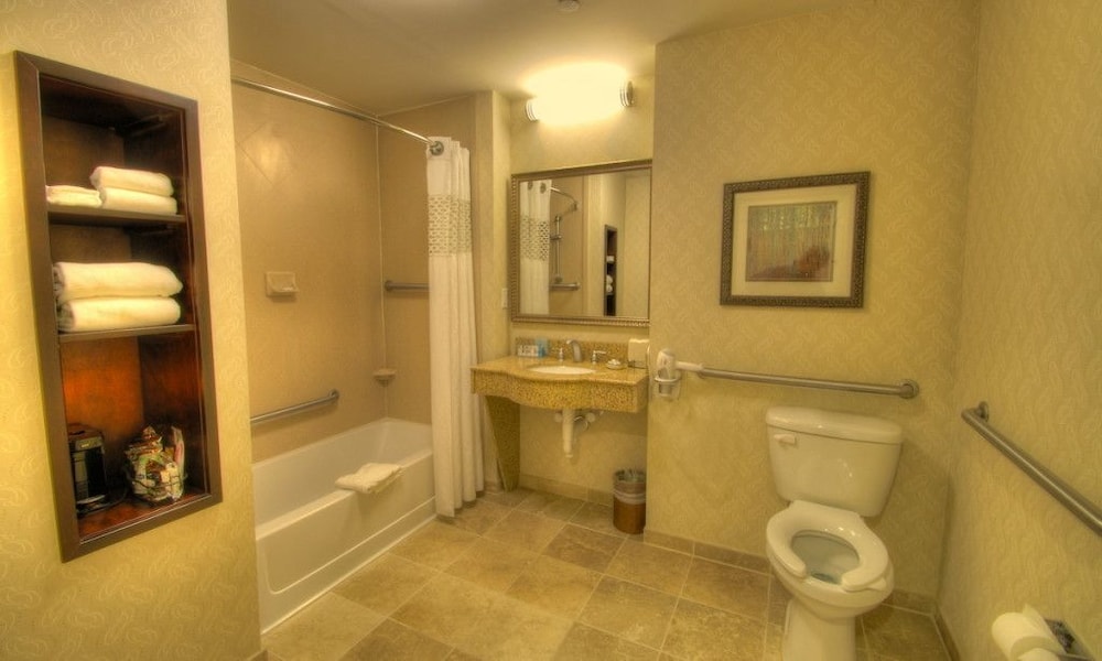 HOLIDAY INN EXPRESS WEST JEFFERSON 15/49