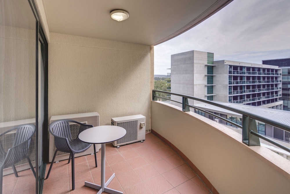 Adina Serviced Apartments Canberra James Court 32/45