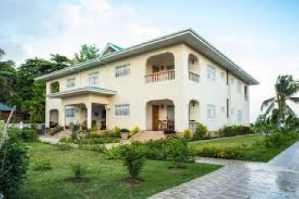 Seashell Beach Villa 2/32