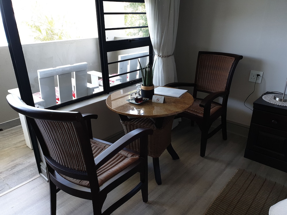 Hillside Guesthouse 24/50