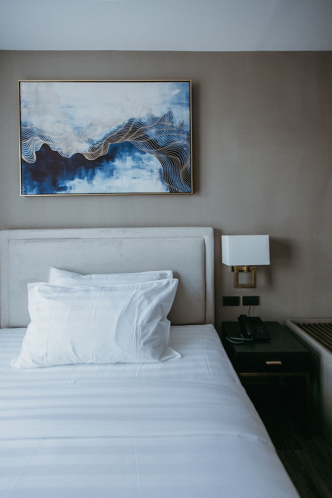 Pvl Suites 15/33