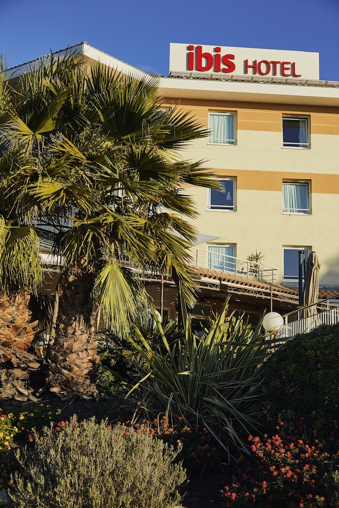 Ibis La Ciotat 64/74