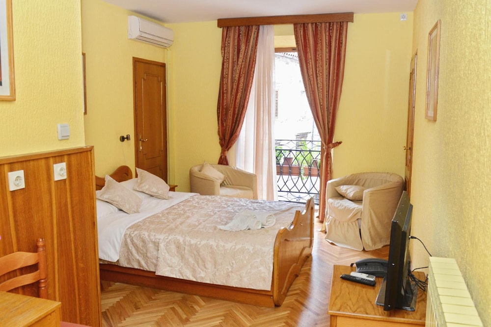 Hotel Marija 12/60