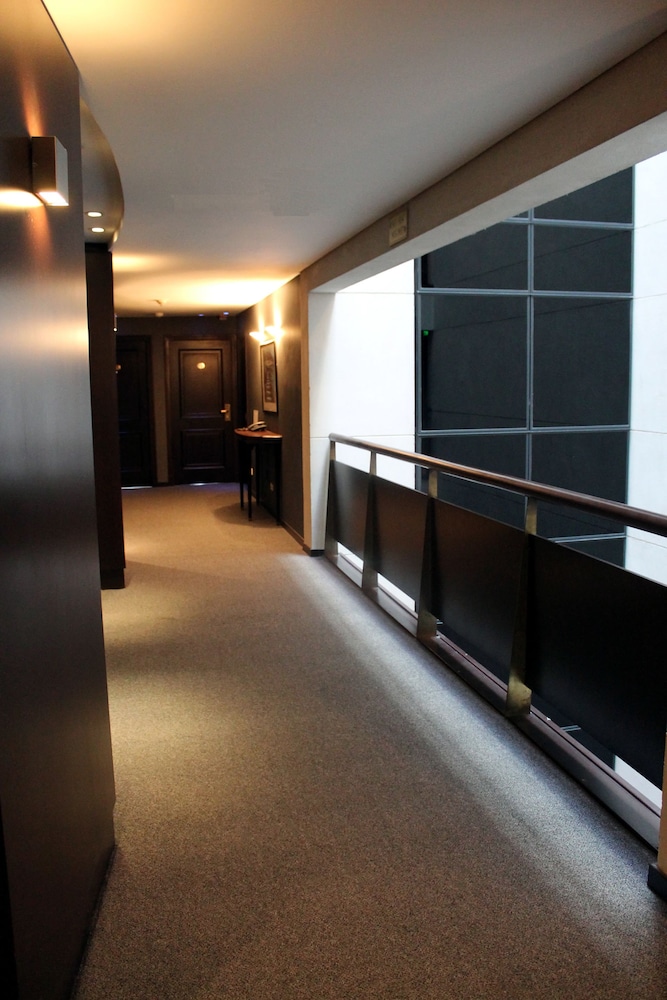 Lobby at Howard Johnson Plaza by Wyndham Buenos Aires Florida Street, BUENOS AIRES