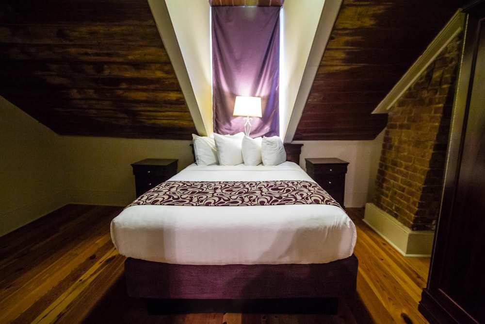 Inn On St Ann 26/34