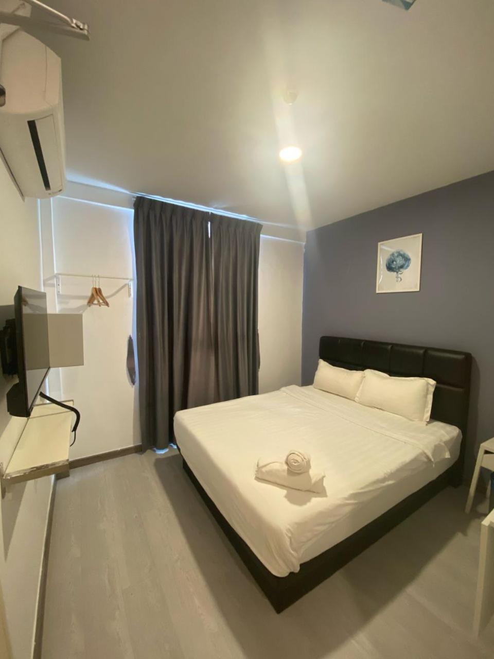 Deluxe, Double Bed