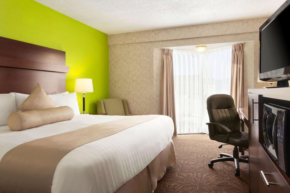 Travelodge By Wyndham Lloydminster 17/33