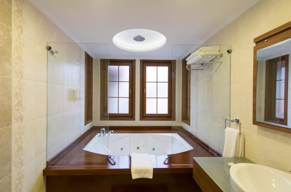 Cesmeli Kosk Hotel Silivri 49/50