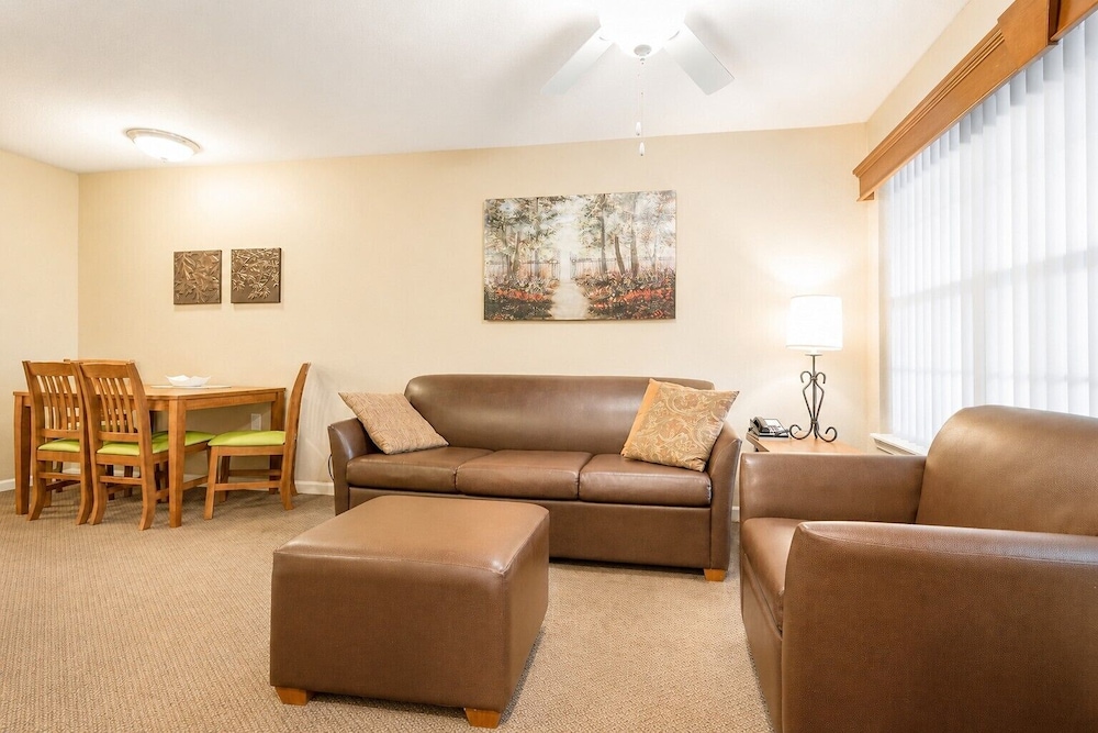 Capital Resorts Carriage Place 56/77