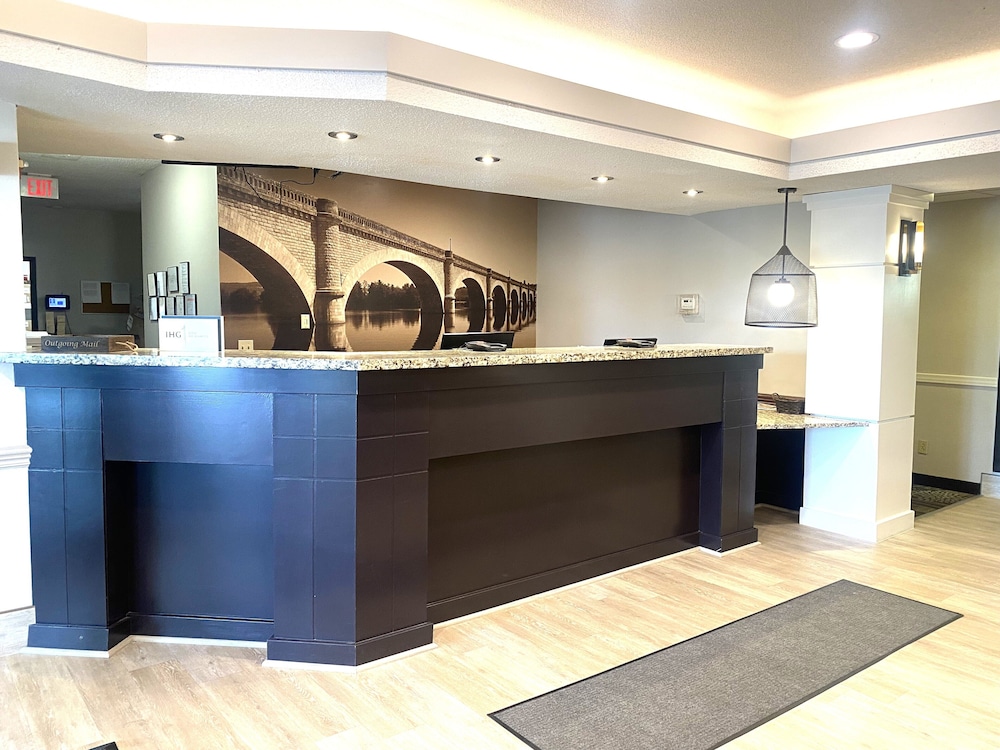 Staybridge Suites Columbia Hwy 63 I 70 4/50