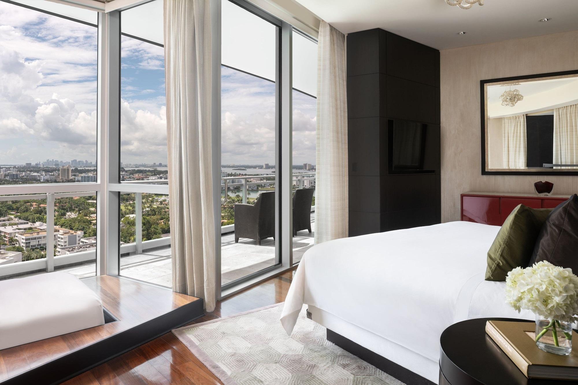 The Ritz, Suite