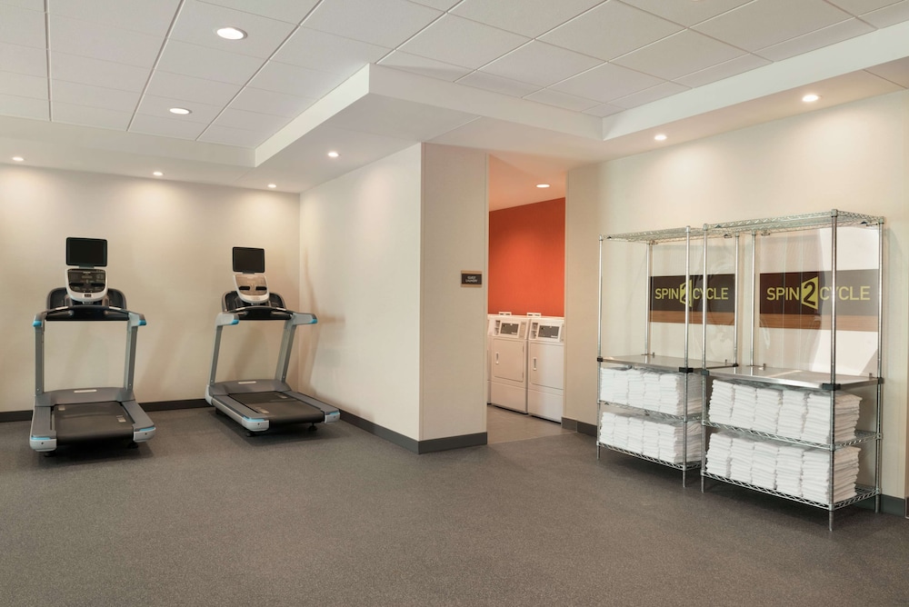 Home2 Suites By Hilton Milwaukee Airport 19/41