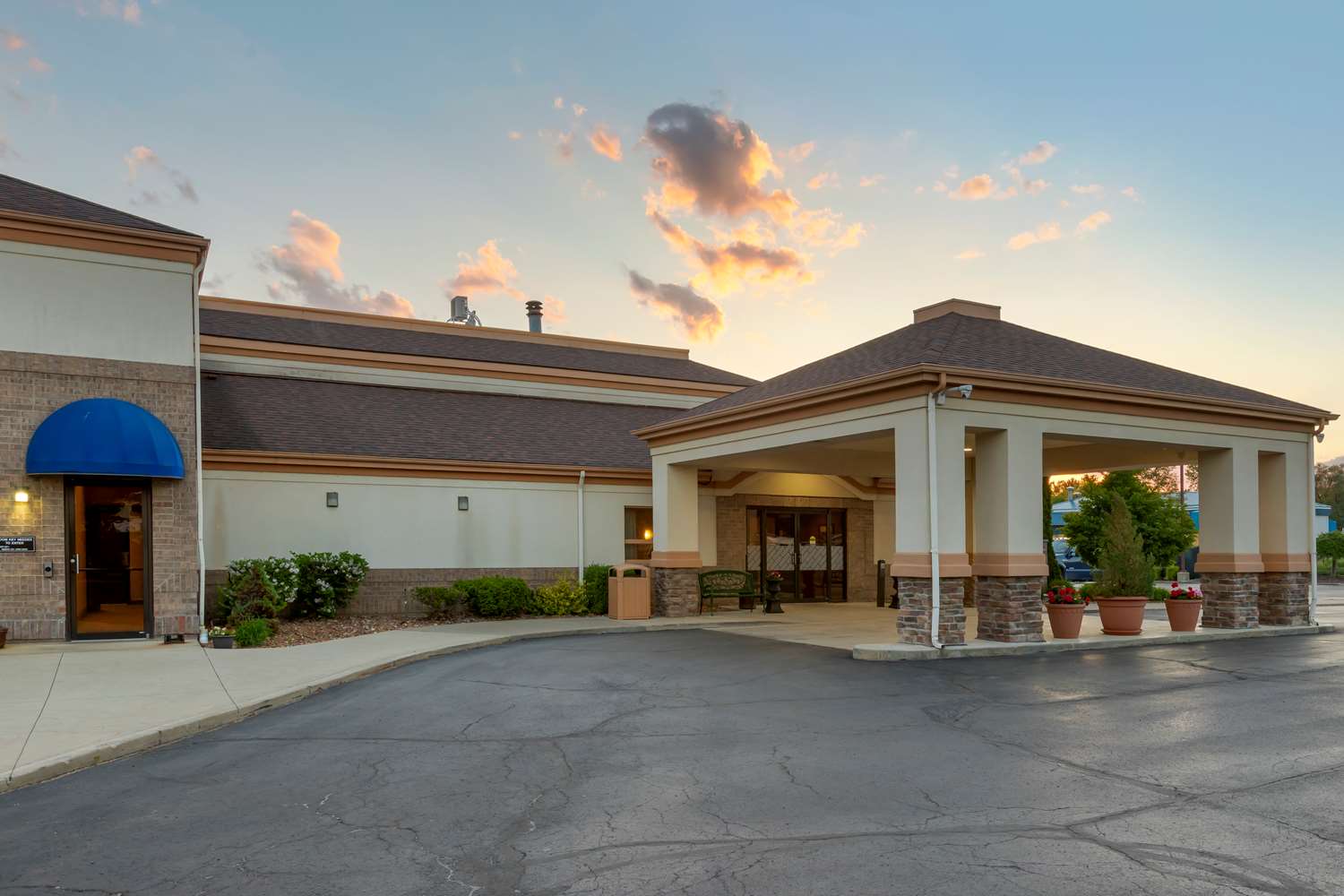 Best Western Davison Inn 40/43