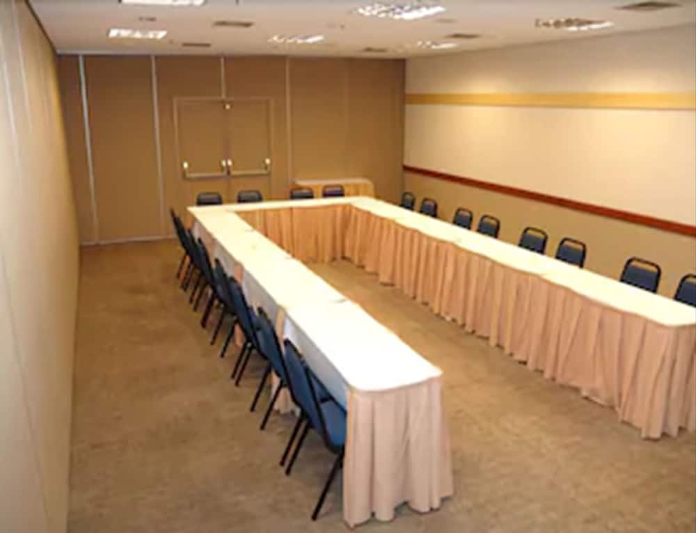 Travel Inn Hotels Ibirapuera 32/35