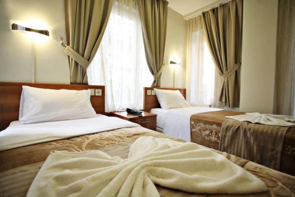 Taksim Palace Hotel 17/60