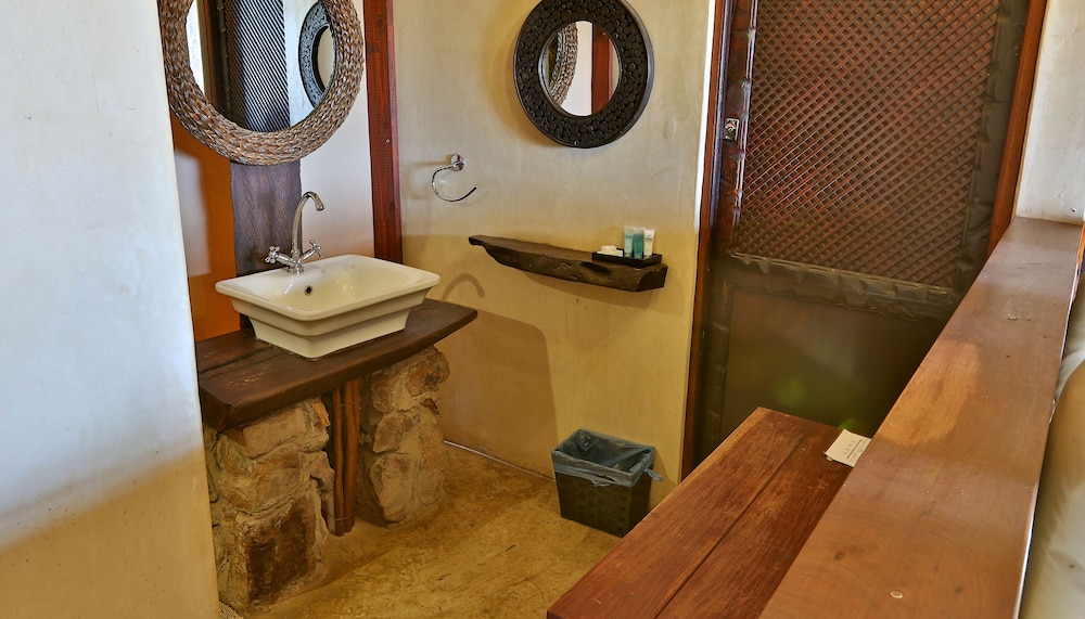 Mangwa Valley Game Lodge 6/50
