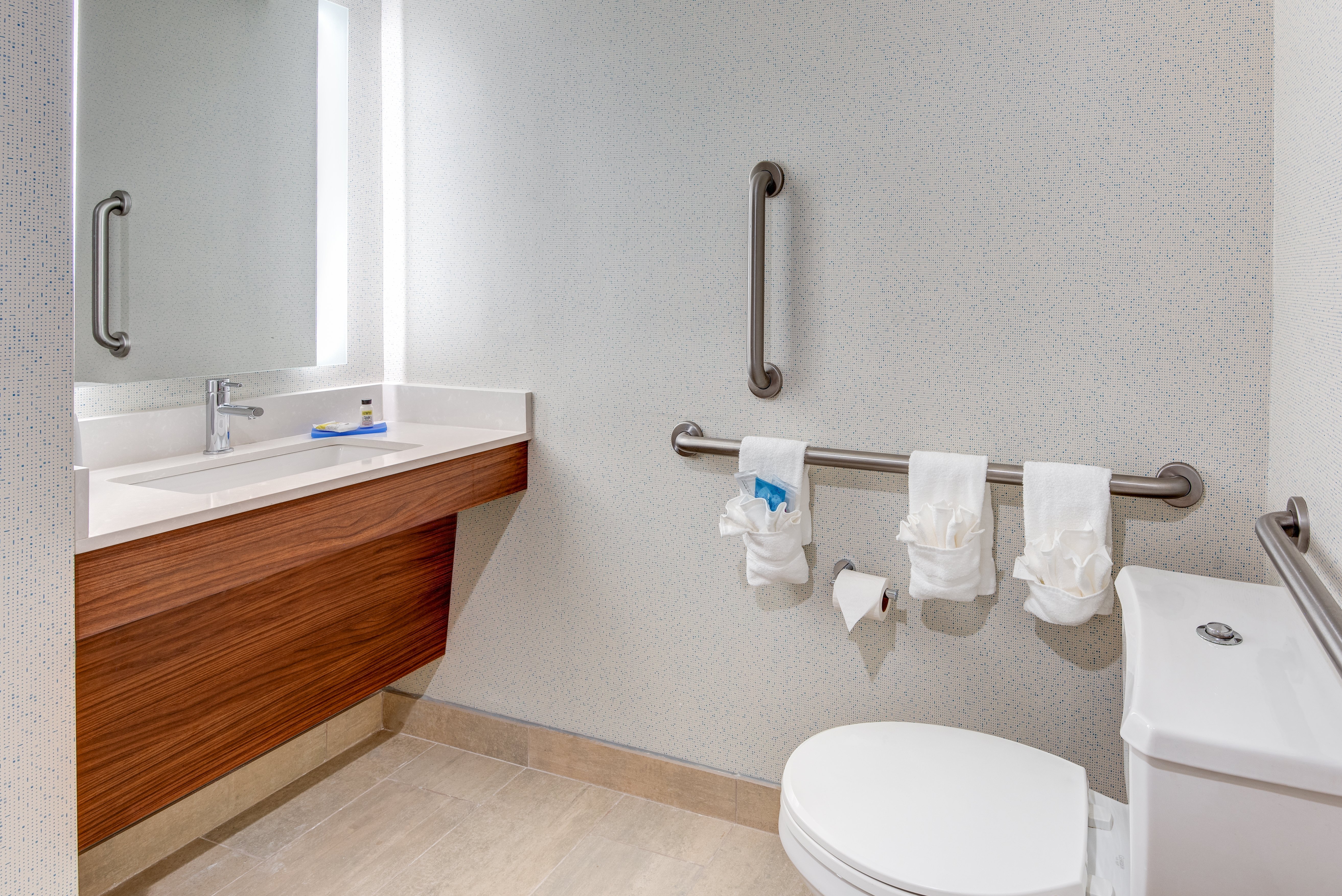 غرفة بسرير مزدوج لذوي الإعاقة، Holiday Inn Express & Suites West Long Branch - Eatontown 3/4