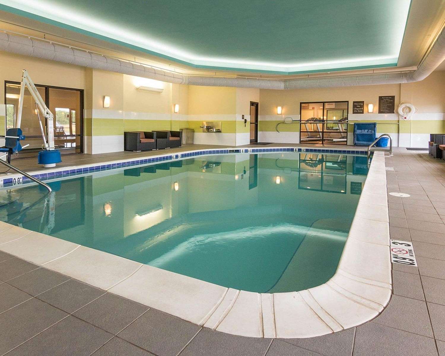 swimming pool spa