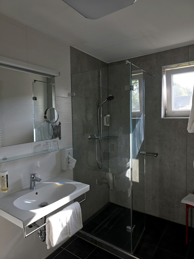 Lieth Hotel Grünreich 48/50