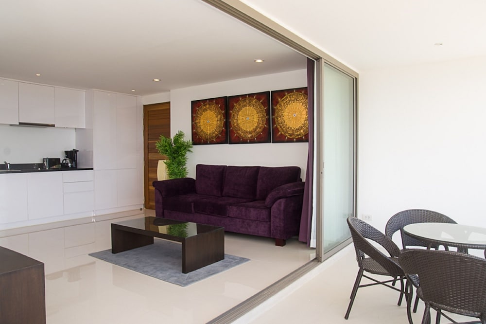 Tropical Sea View Residence 5/60