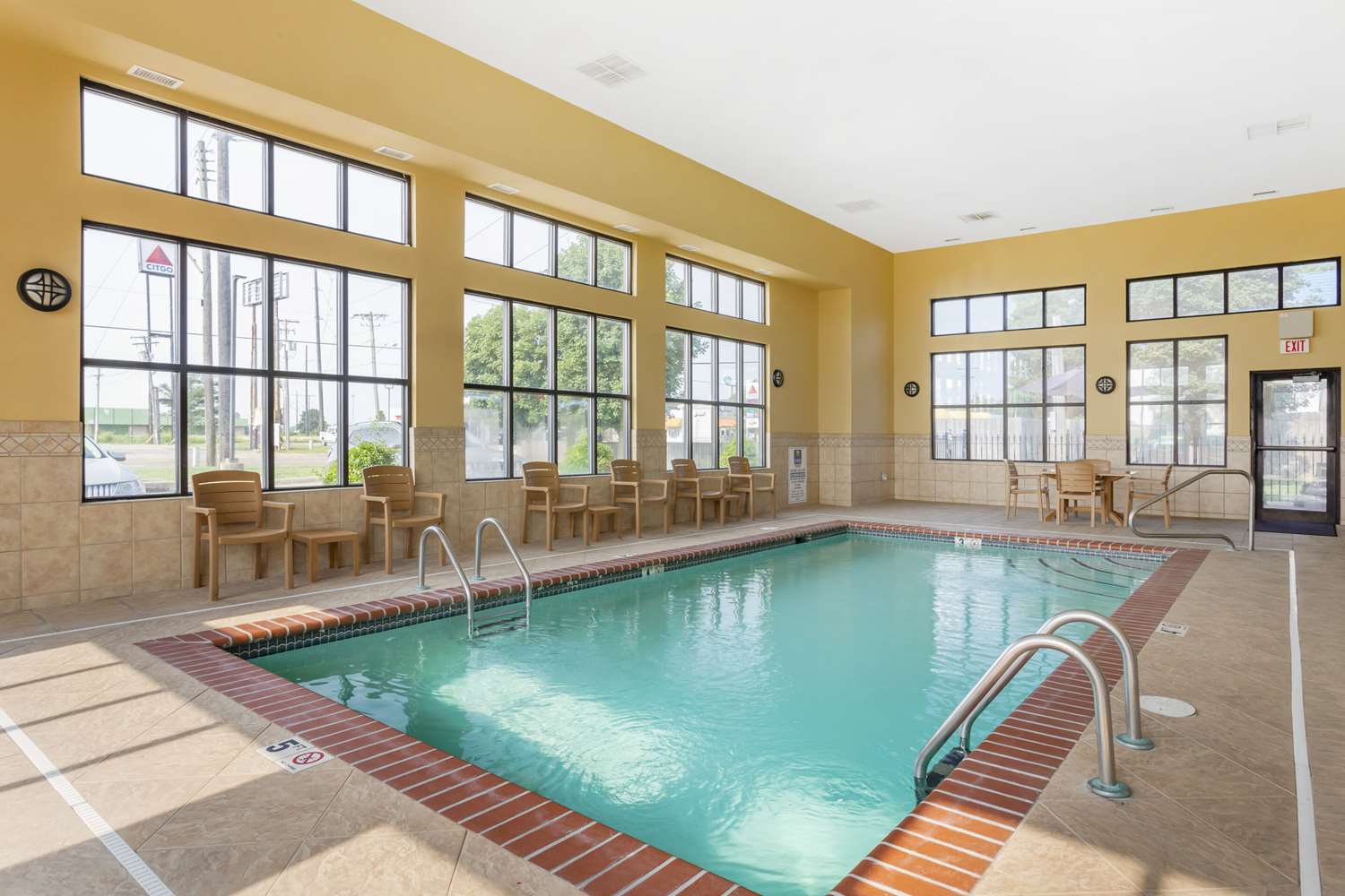 Comfort Inn & Suites Blytheville, AR 22/39