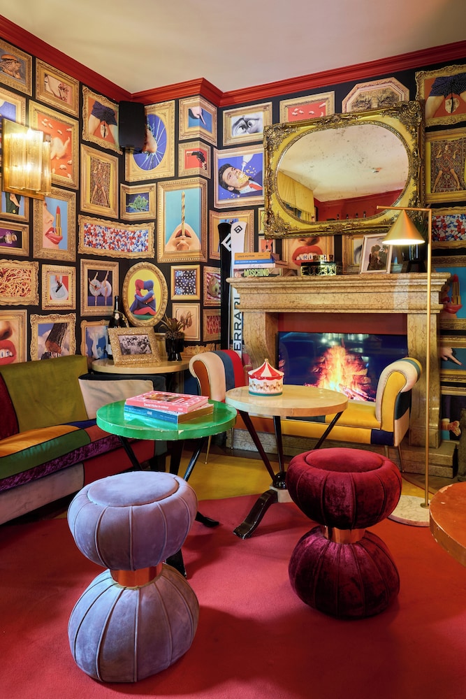 Ambra Cortina Luxury Fashion Boutique Hotel 51/55