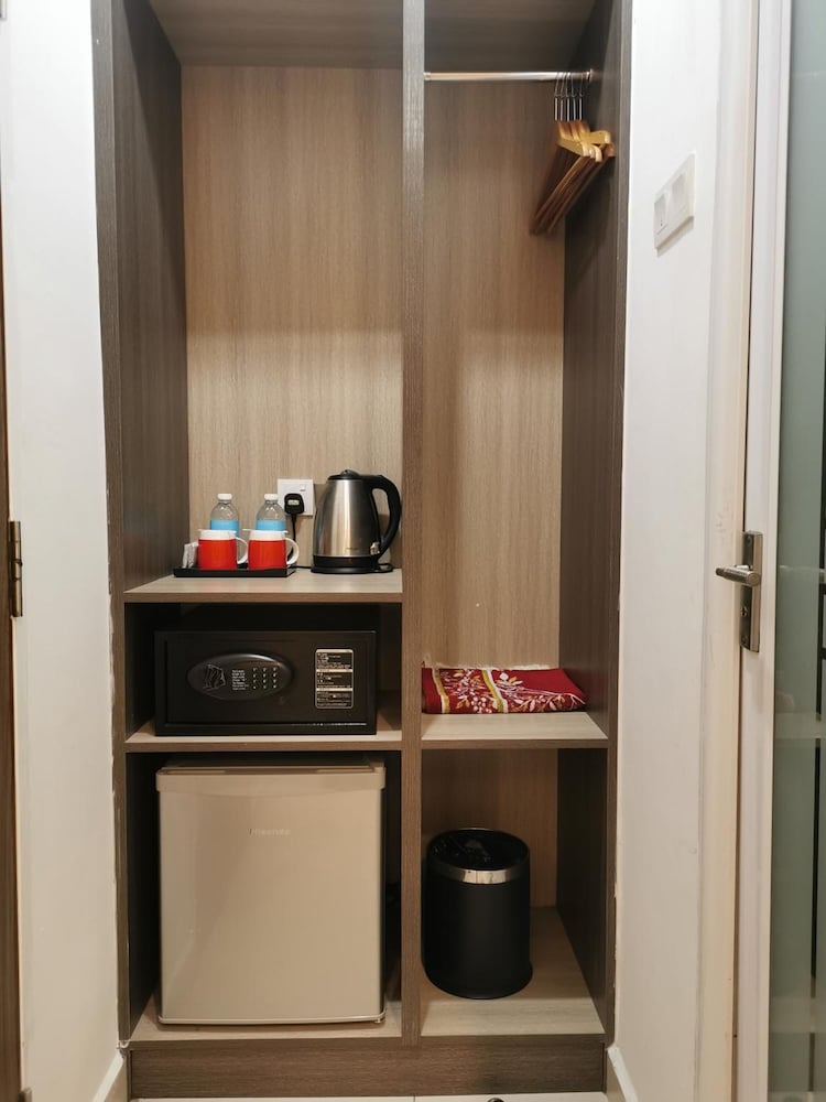 Hotel Alpha 49/58
