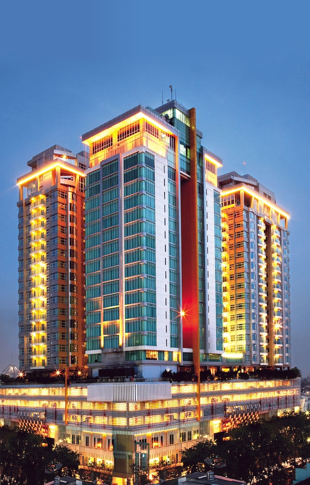 Cambridge Hotel Medan (ex Grand Swiss Belhotel Medan) 2/71
