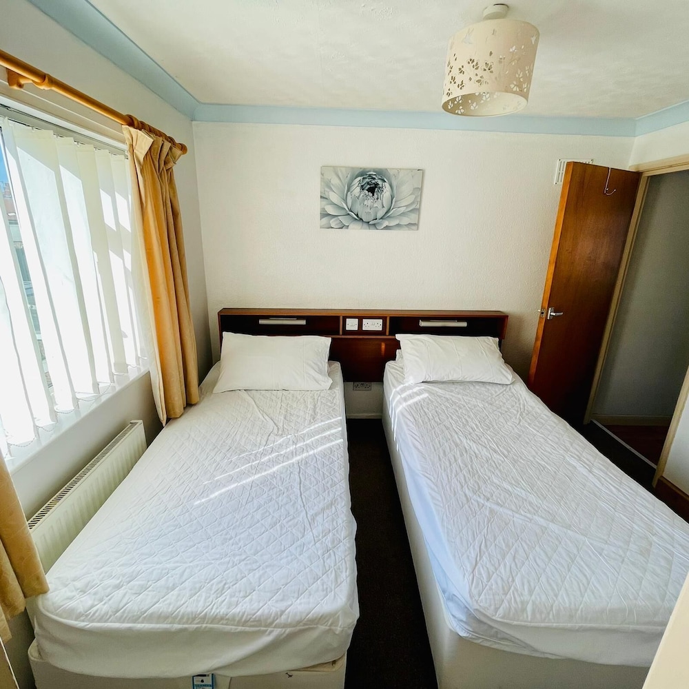 Diamond Apartments Skegness 6/50
