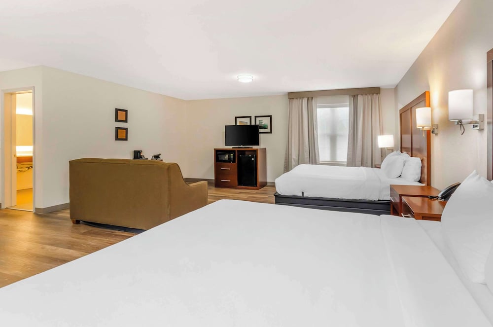 Upgrade, Suite, 2 King Beds