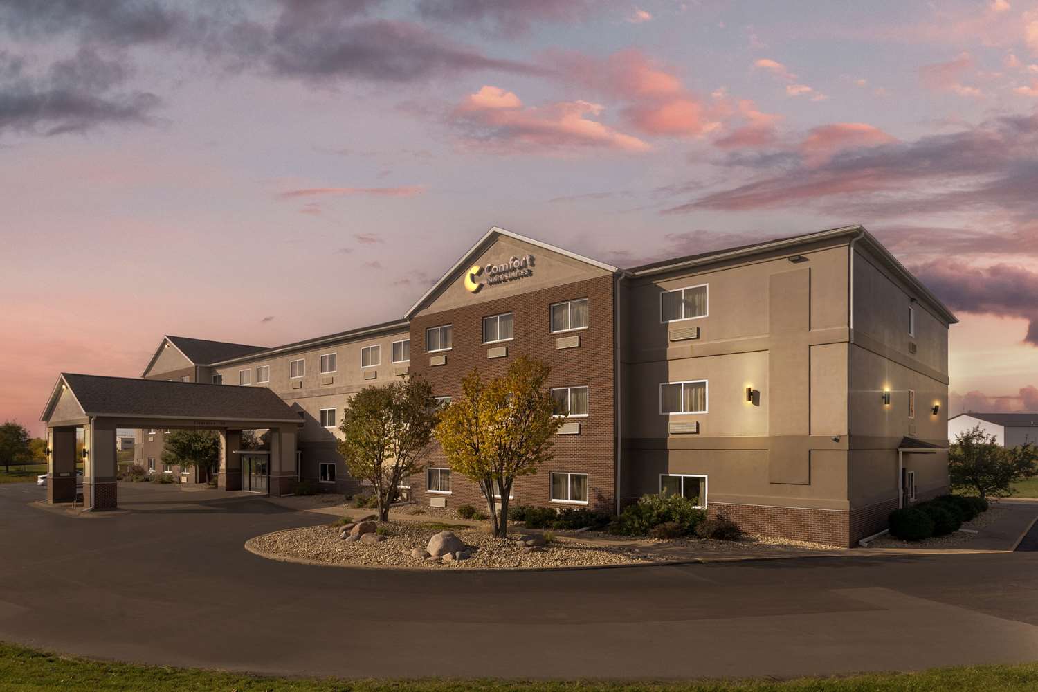 Comfort Inn and Suites Davenport Quad Cities 1/41