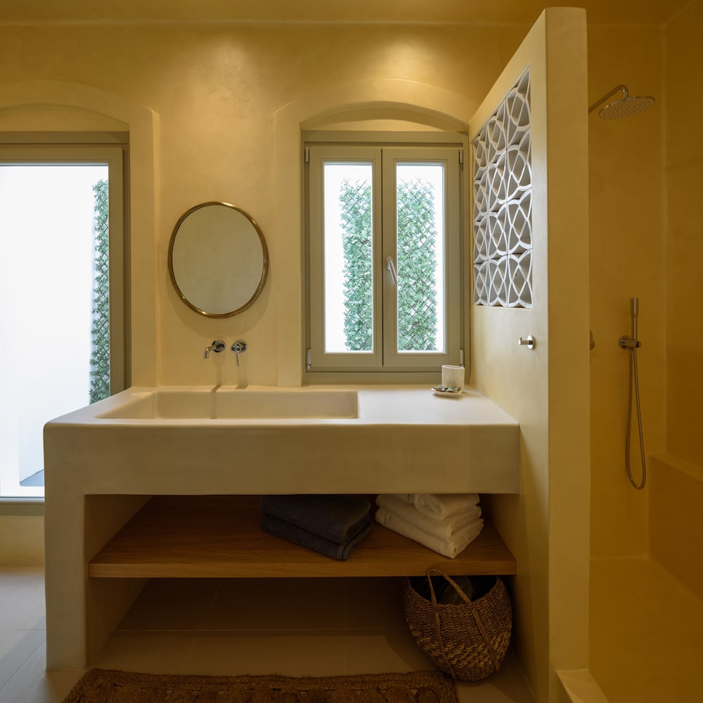 Este Luxury Suites 75/78