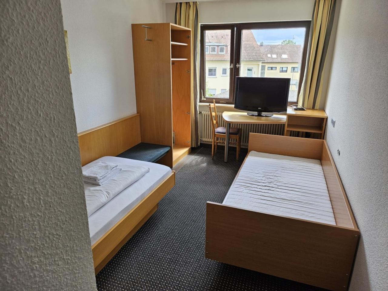 Hotel Mautner Airport und Messehotel 16/25