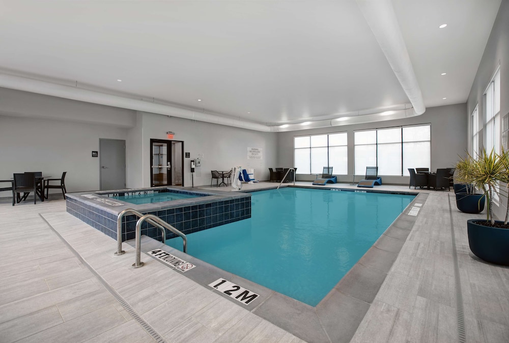 Hampton Inn Suites Farmers Branch Dallas Tx 6/54