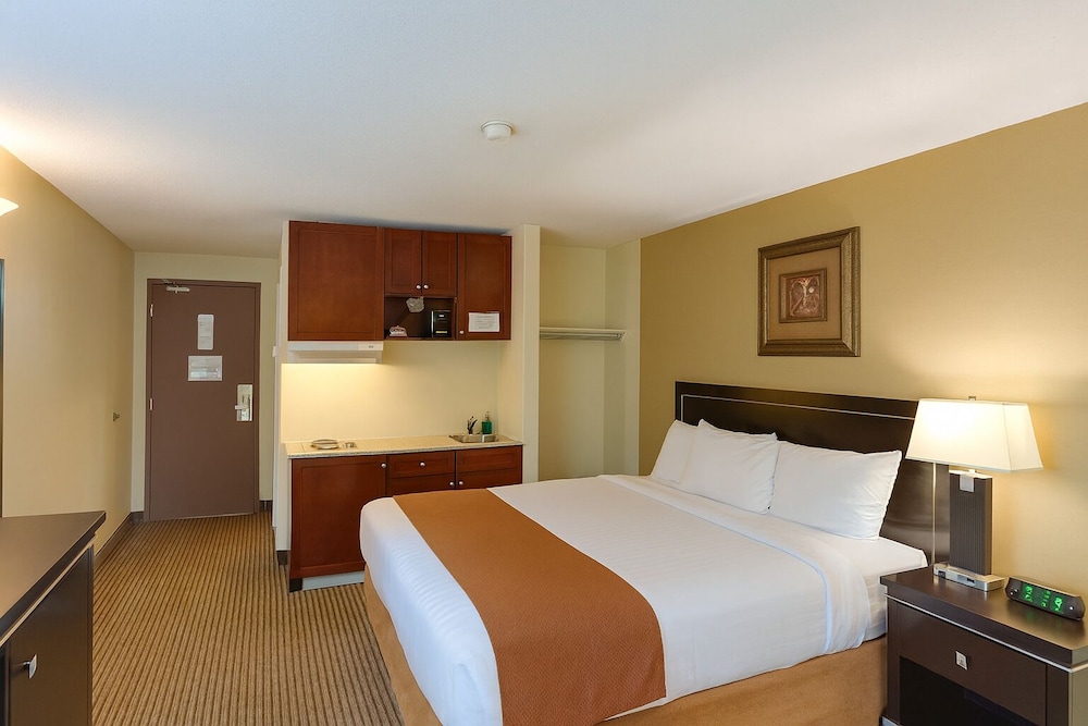 Travelodge by Wyndham Valleyview AB 23/51