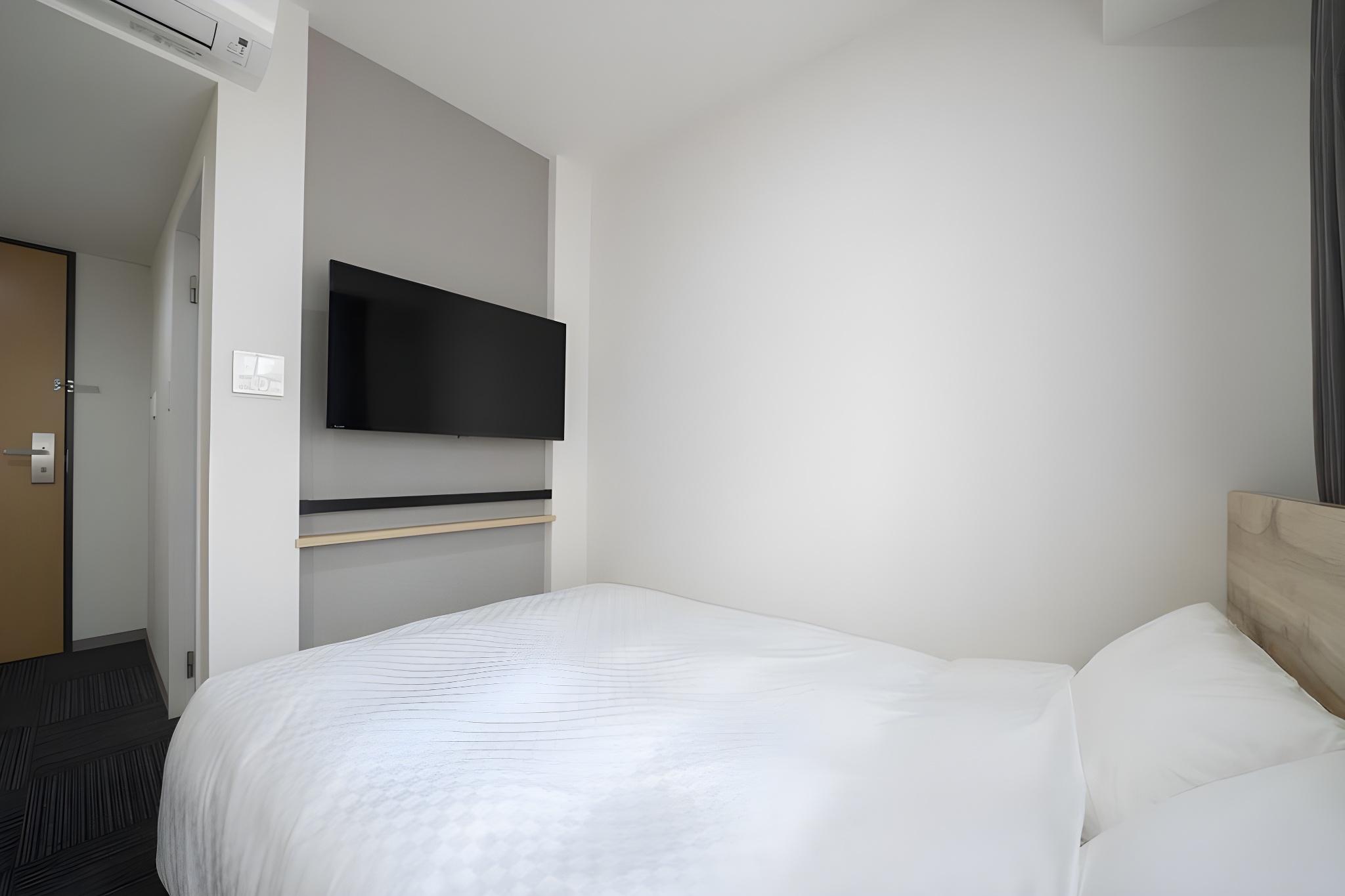 ROOM, DOUBLE BED, SMOKING