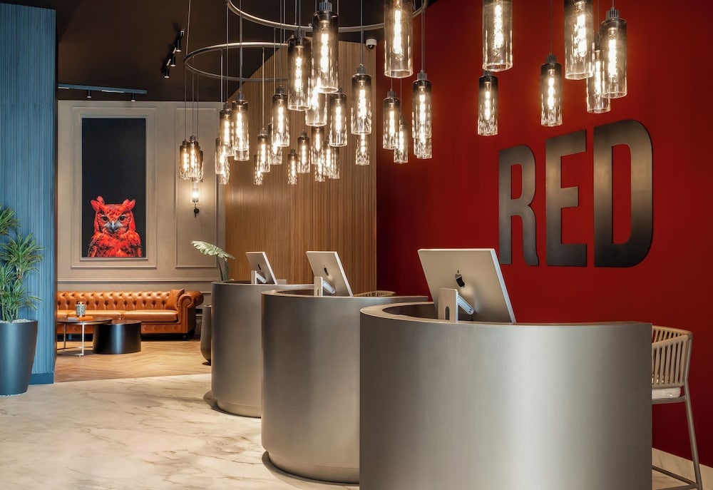 Radisson RED Izmir Point Bornova 7/59