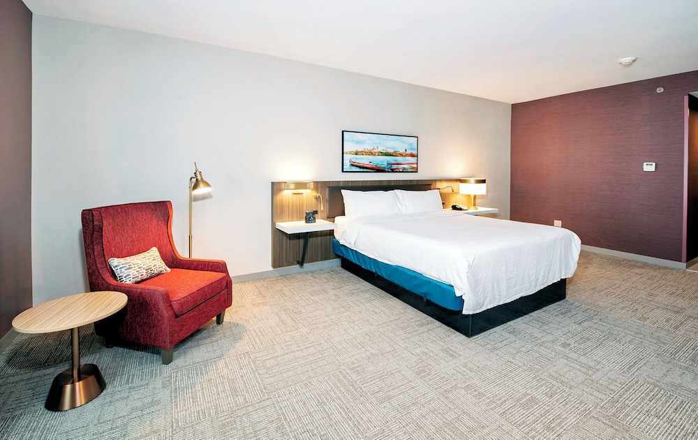 STANDARD, KING BED, BATHTUB