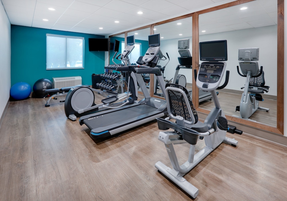 Holiday Inn Express Hotel & Suites San Antonio Nw Near Seaworld 45/76