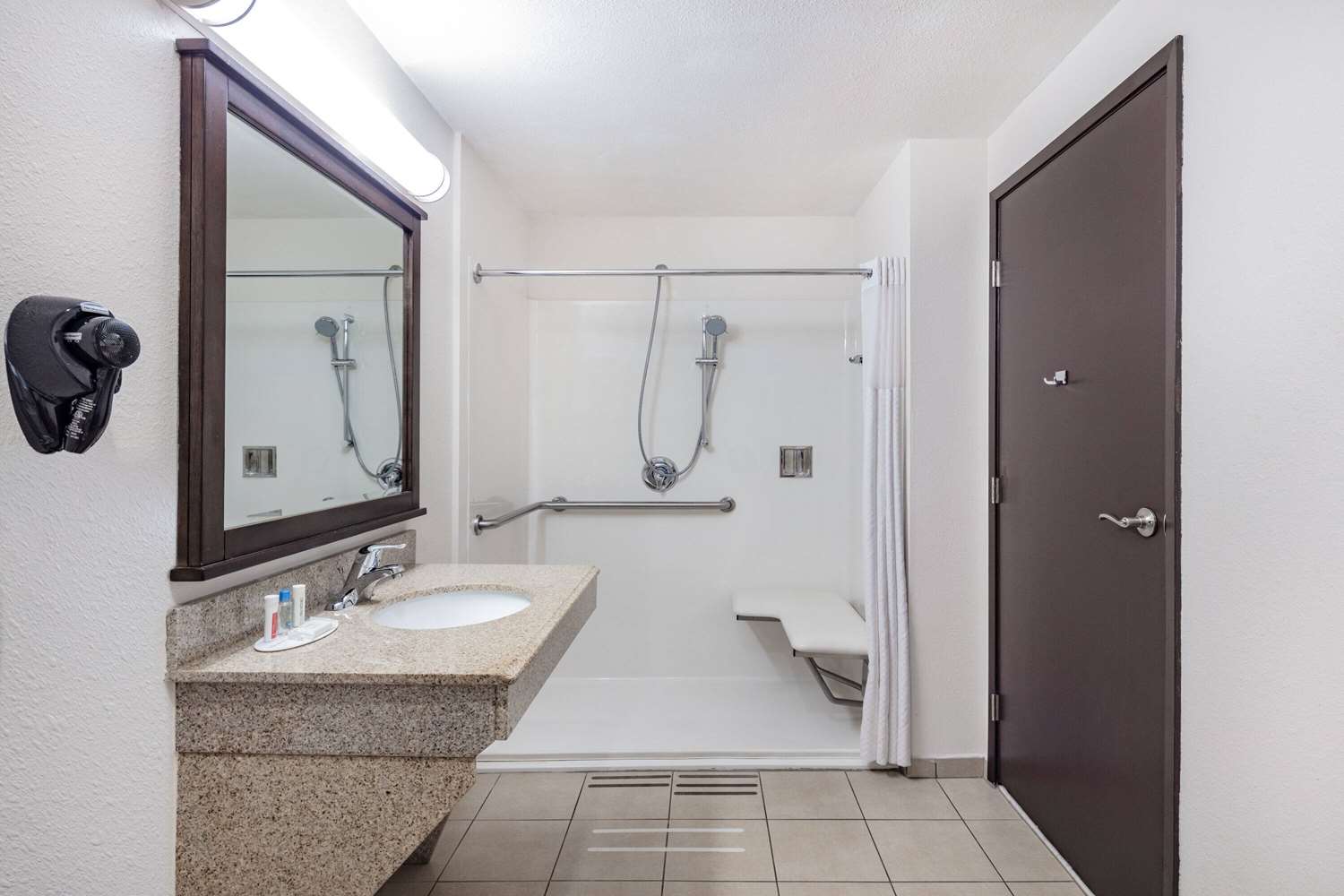 Travelodge By Wyndham Newport 44/44