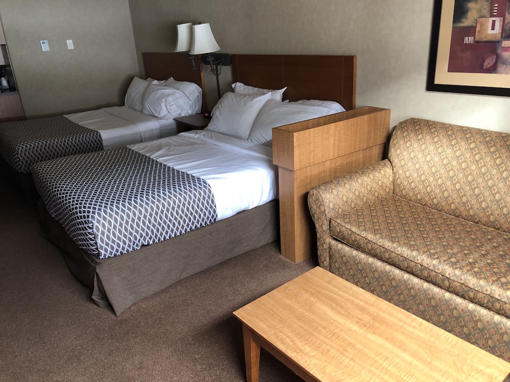 Ramada by Wyndham Ponoka 17/39