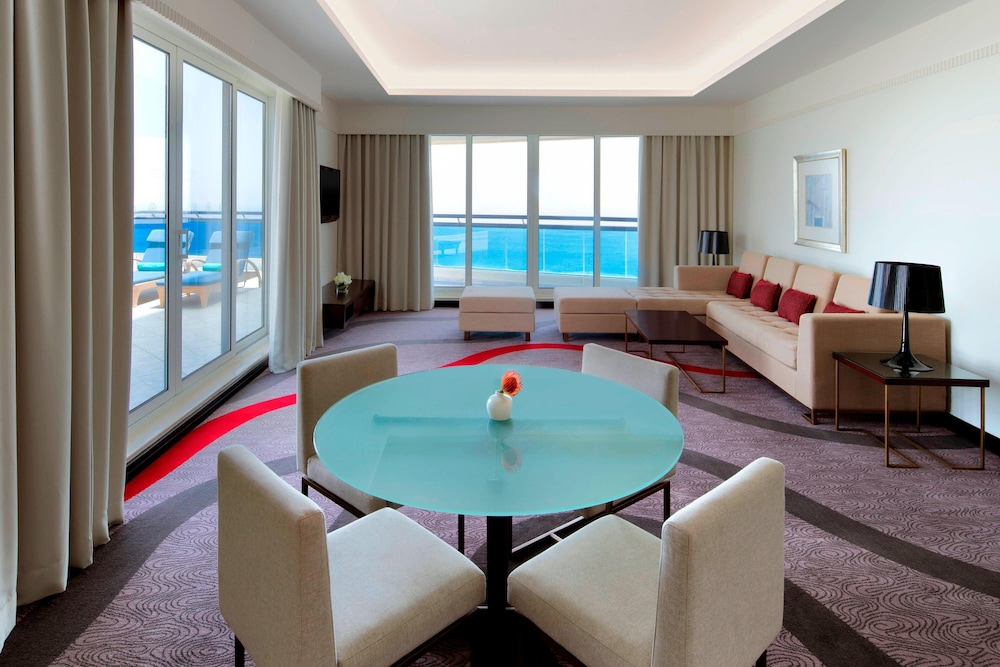 Le Meridien Al Aqah Beach Resort 30/65