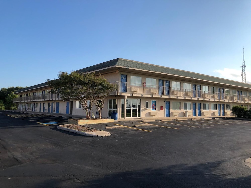 Motel6 Clute, TX