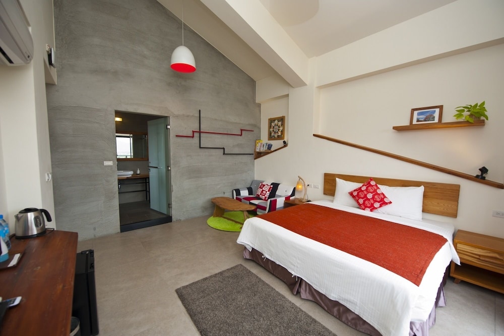 The Tree Bed and Breakfast 16/71