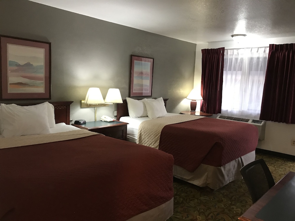 Travelodge by Wyndham Truth or Consequences 8/25