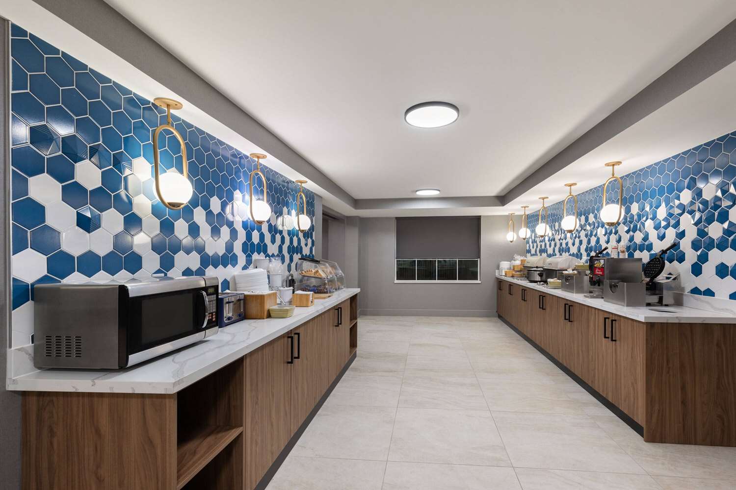 La Quinta Inn & Suites by Wyndham Knoxville Papermill 27/45